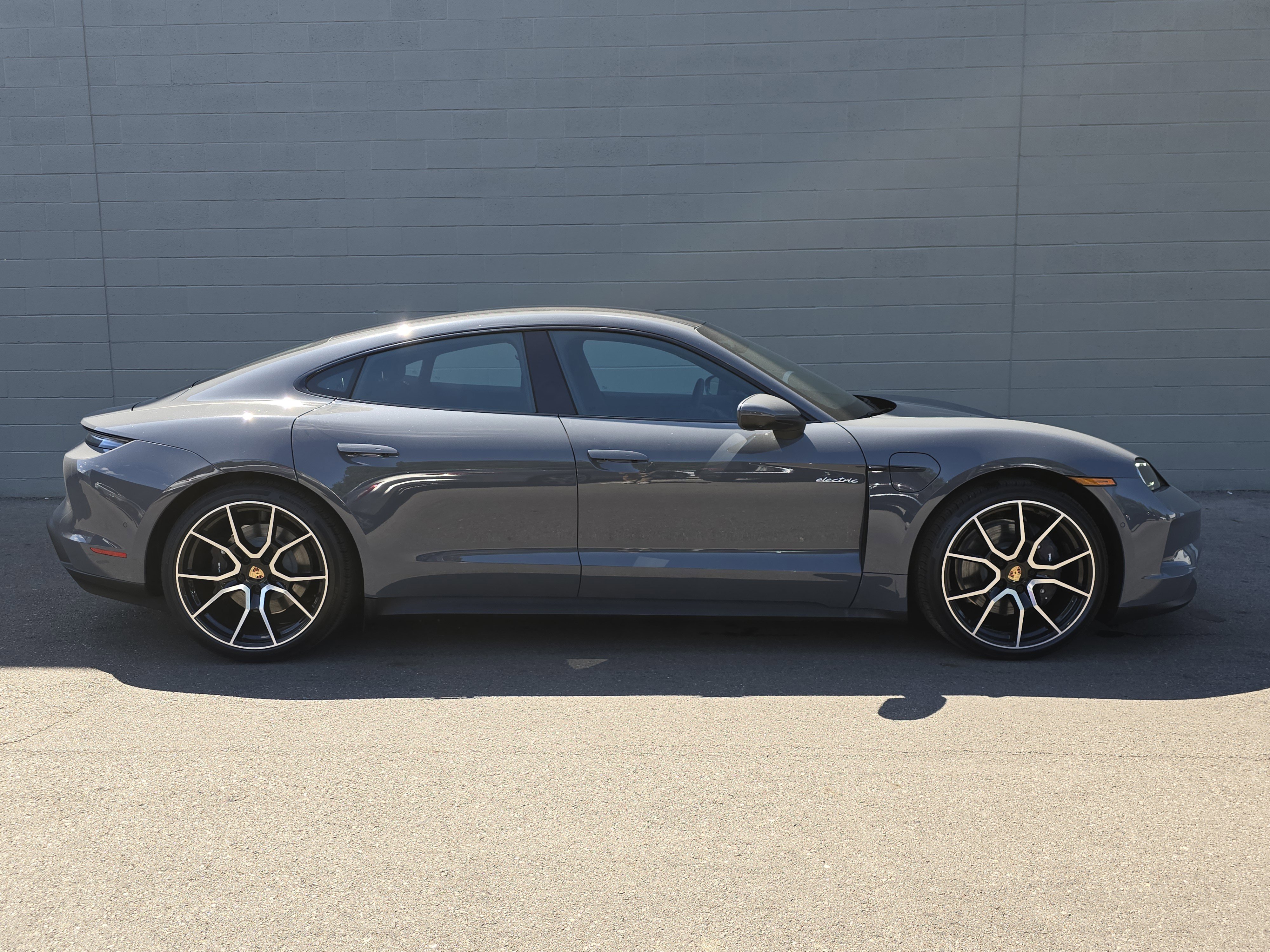 New 2025 Porsche Taycan image 10