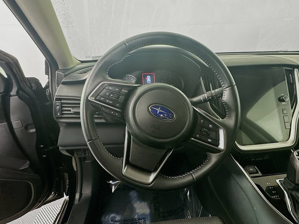 Used 2025 Subaru Outback Premium AWD/4WD image 16