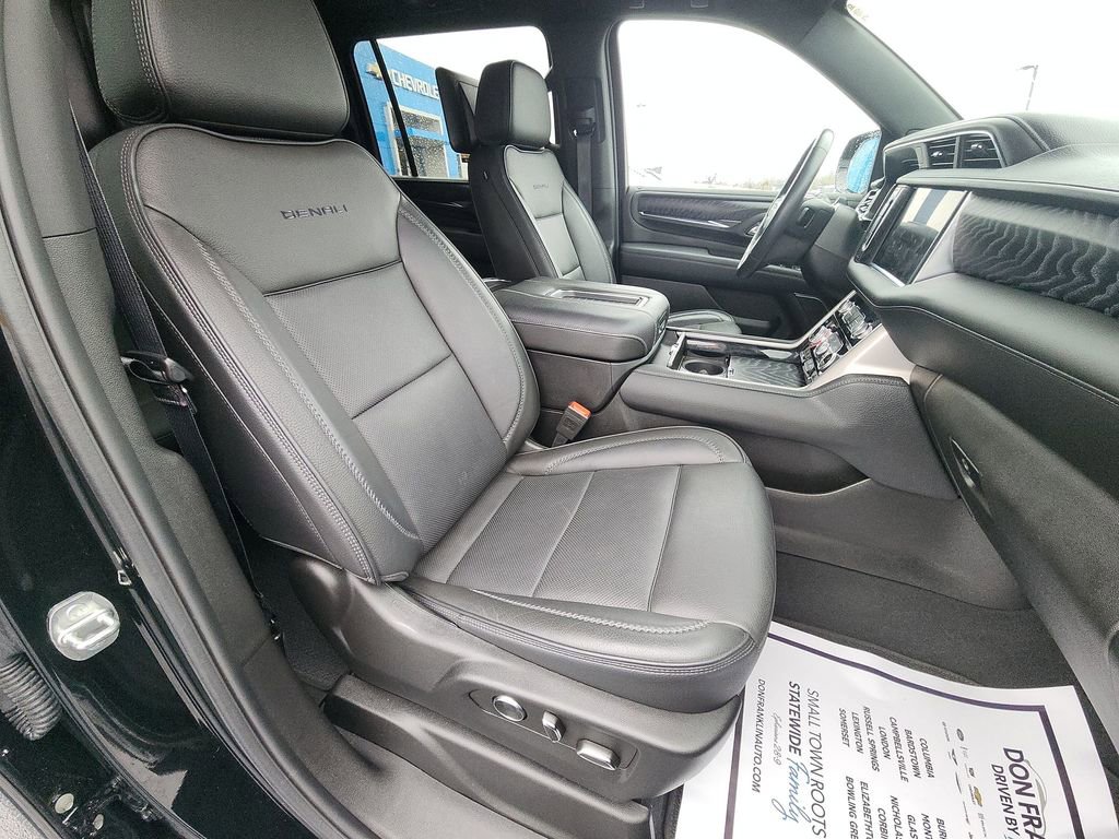 Used 2024 GMC Yukon XL Denali w/ Advanced Technology Package AWD/4WD image 26