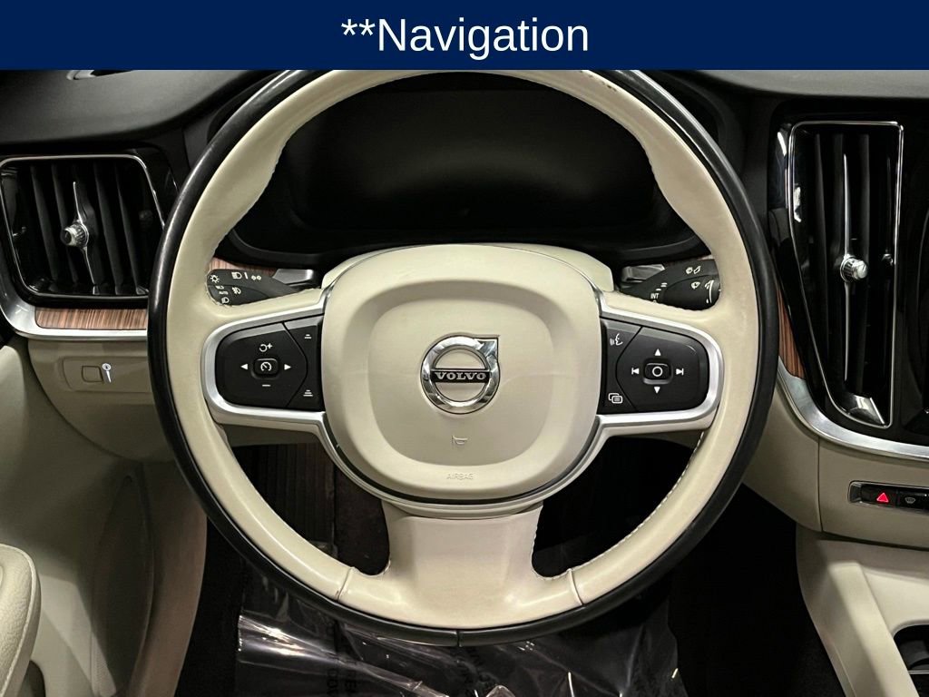 Used 2022 Volvo S60 B5 Momentum w/ Premium Package image 8