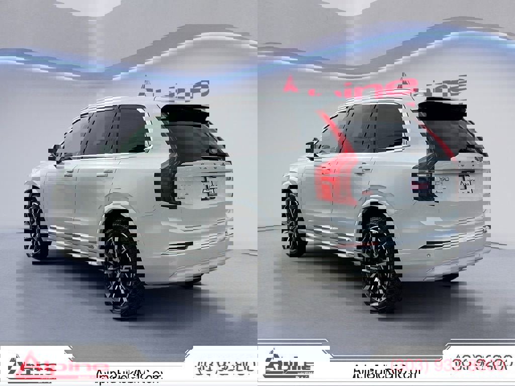 Used 2024 Volvo XC90 B5 Plus image 3