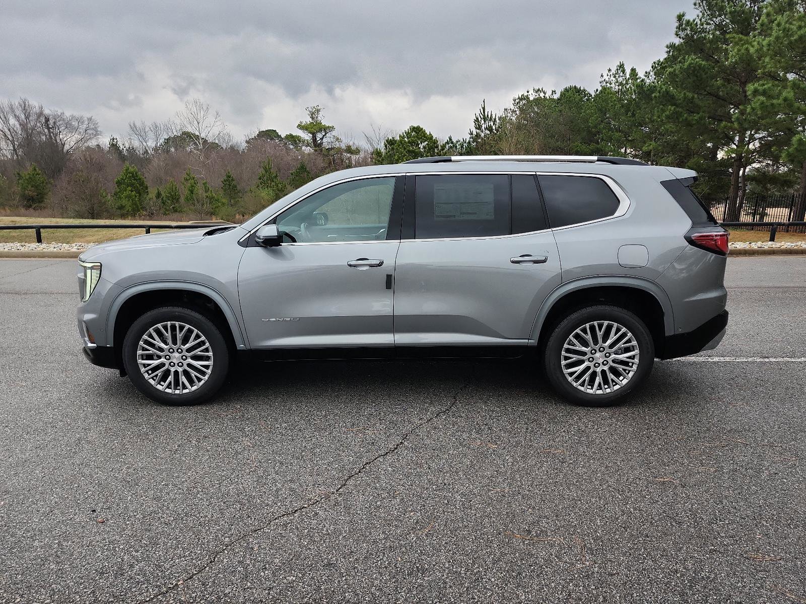 New 2026 GMC Acadia Denali w/ Super Cruise Package image 2