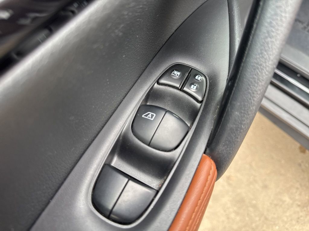 Used 2019 Nissan Rogue SL w/ Premium Package AWD/4WD image 11