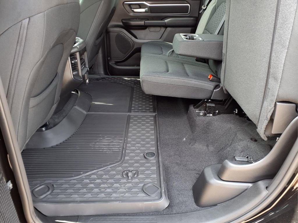 New 2026 RAM 1500 4x4 Crew Cab image 33