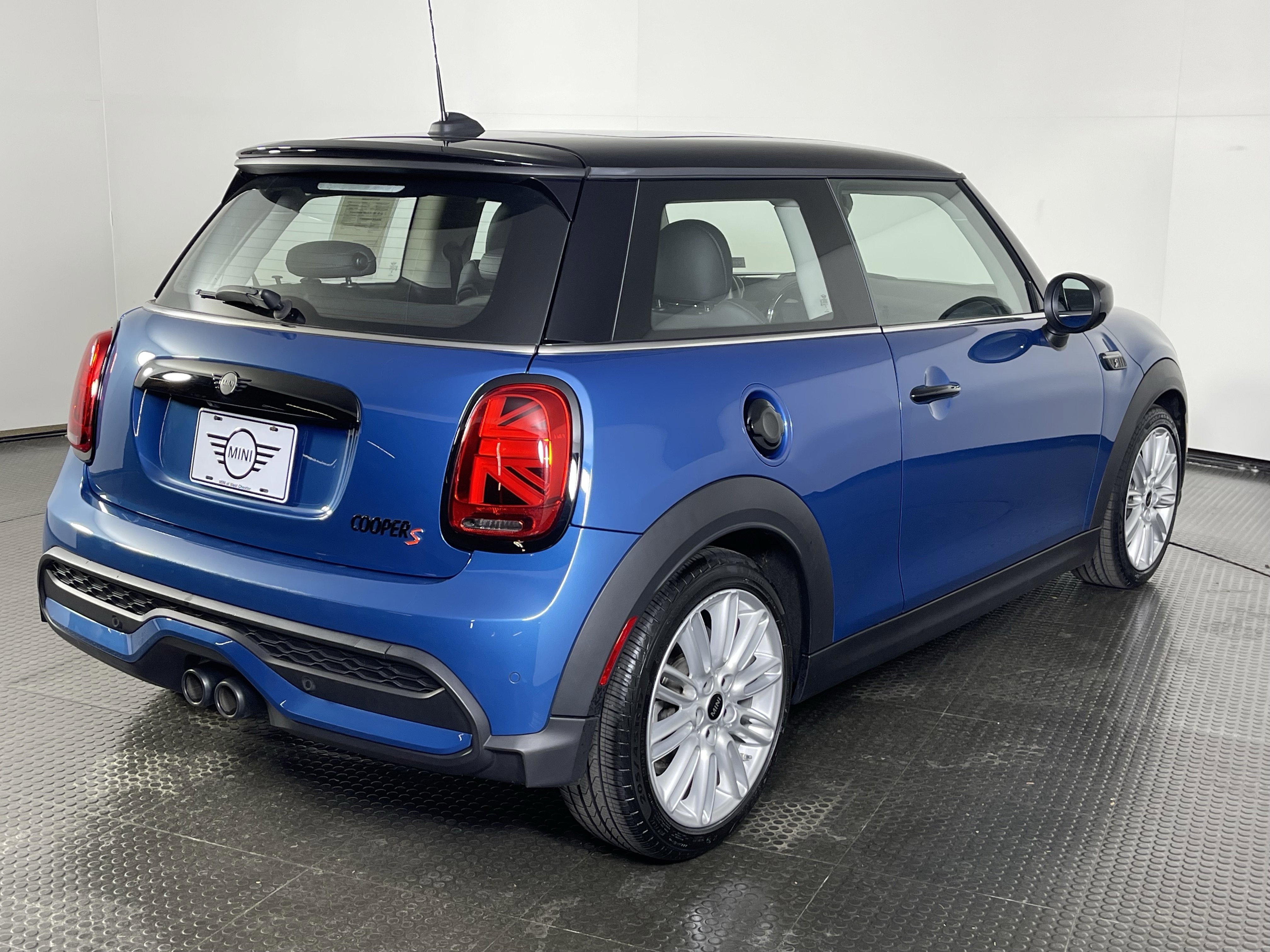 Used 2024 MINI Cooper S FWD image 5