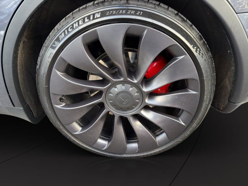 Used 2021 Tesla Model Y Performance image 22