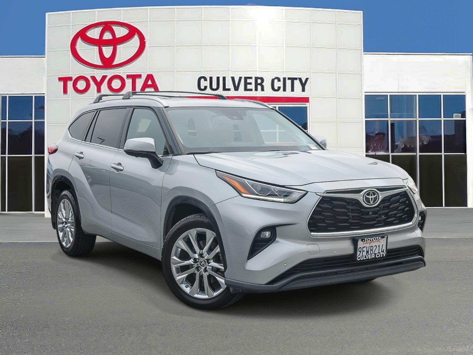 Used 2023 Toyota Highlander Limited