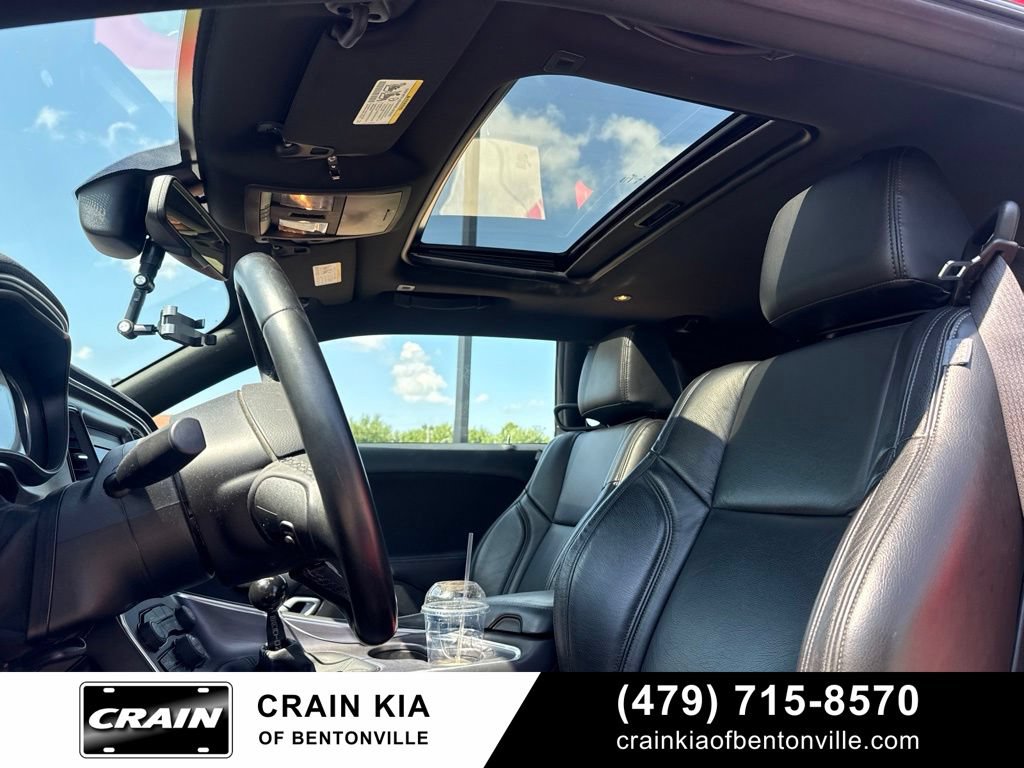 Used 2017 Dodge Challenger R/T w/ Driver Convenience Group RWD image 4