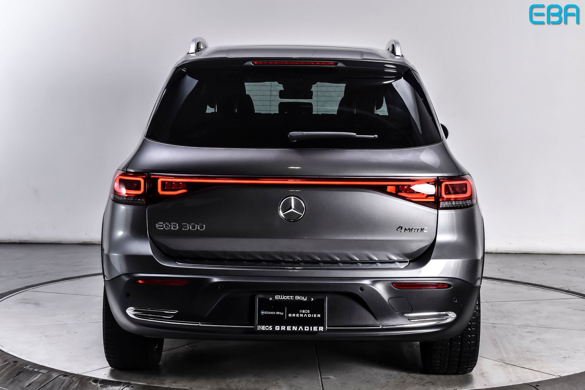 Used 2023 Mercedes-Benz EQB 300 4MATIC image 5