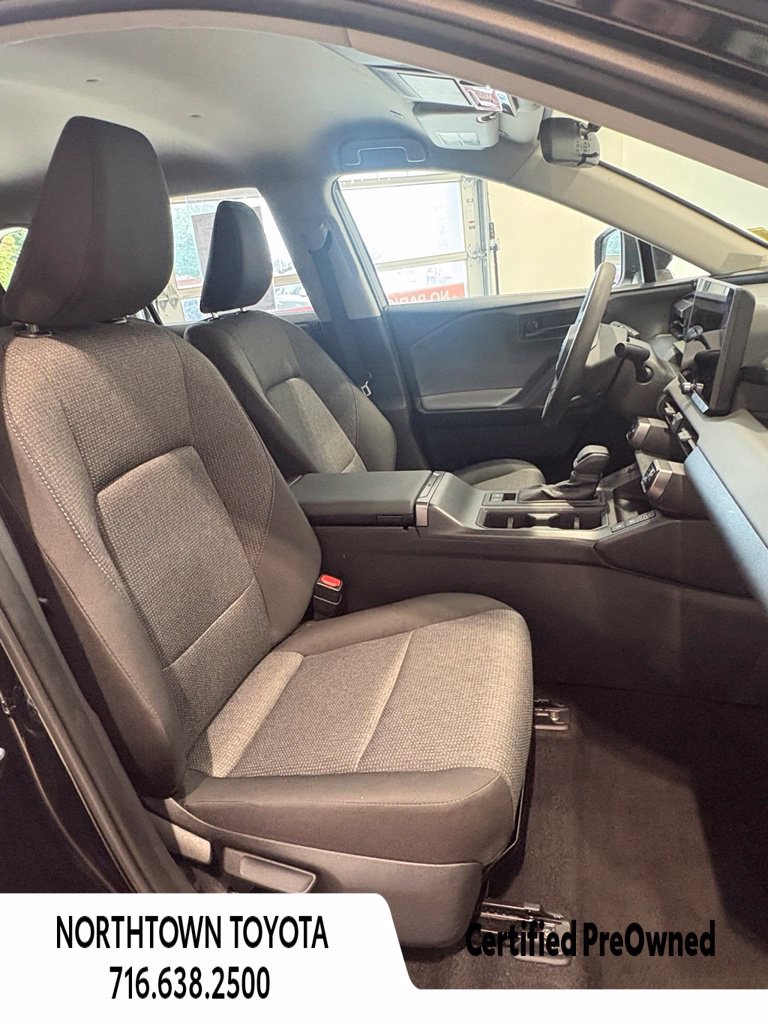 Used 2026 Toyota RAV4 LE AWD/4WD image 16