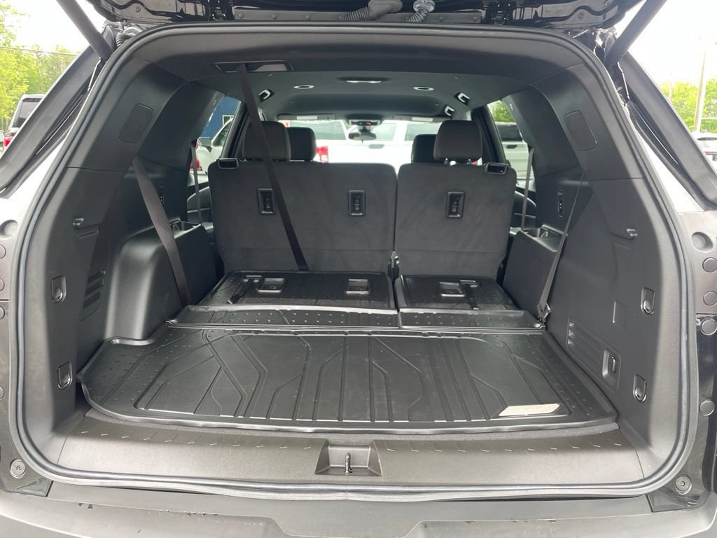 Used 2023 Chevrolet Traverse LT w/ LPO, Floor Liner Package AWD/4WD image 40
