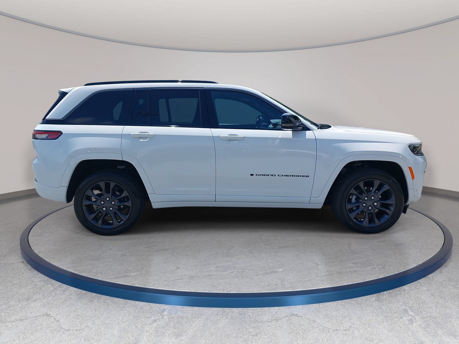 Used 2026 Jeep Grand Cherokee Limited AWD/4WD image 4