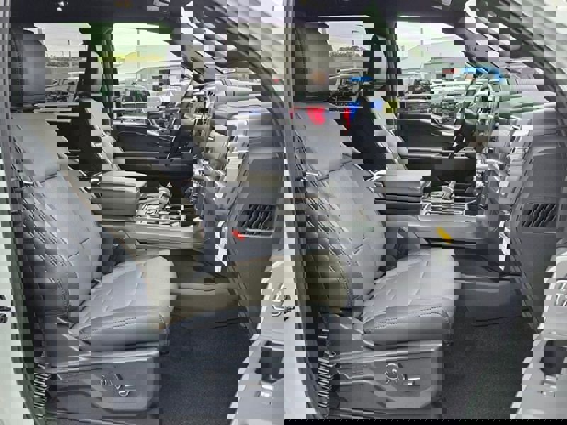 New 2025 Ford F150 Lariat w/ Equipment Group 502A High image 16