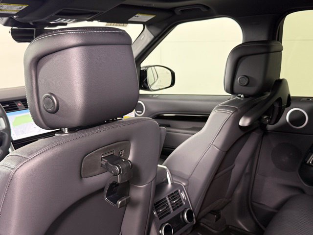 Used 2025 Land Rover Discovery S AWD/4WD image 22