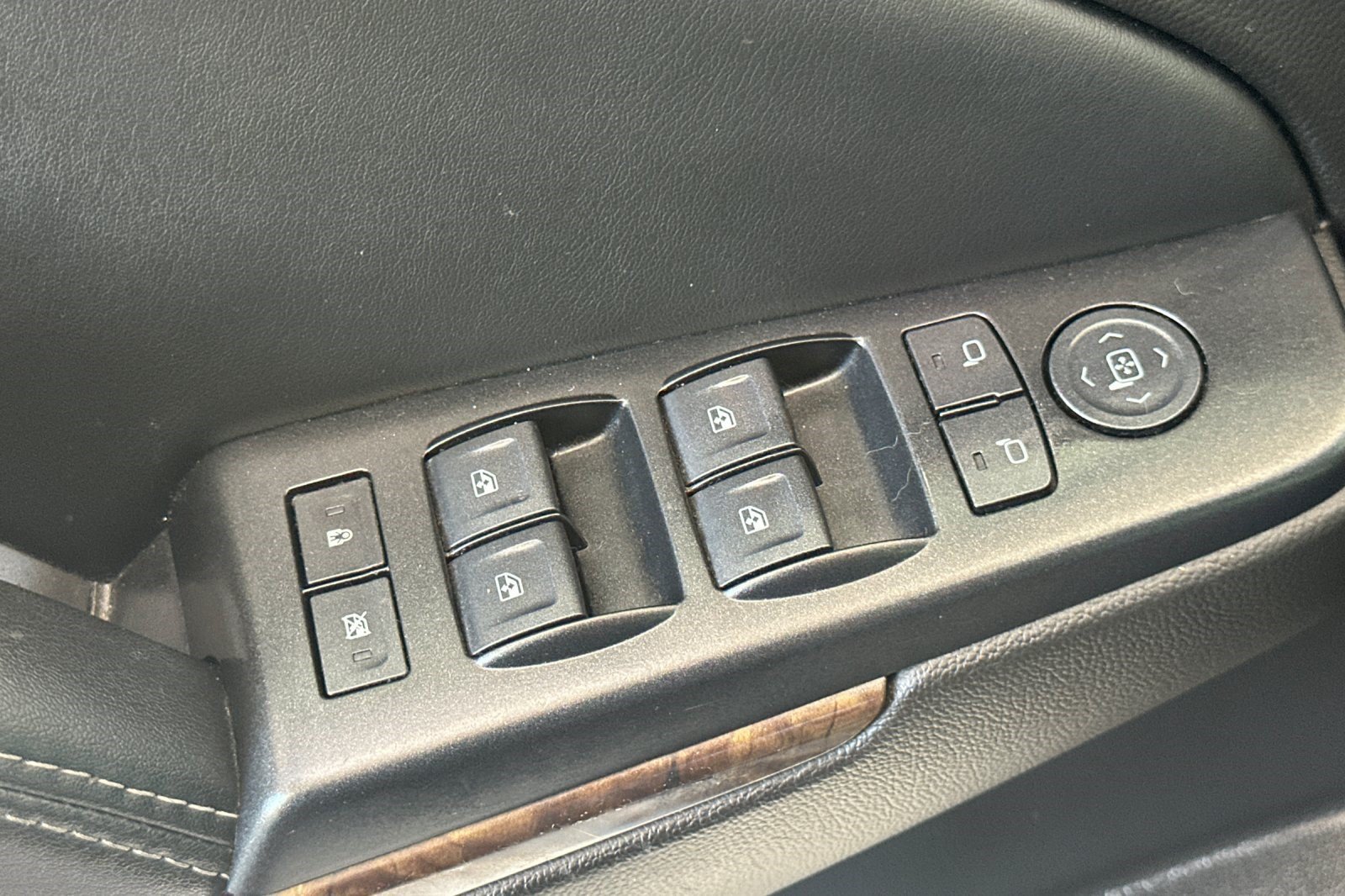 Used 2017 Chevrolet Tahoe LT AWD/4WD image 13