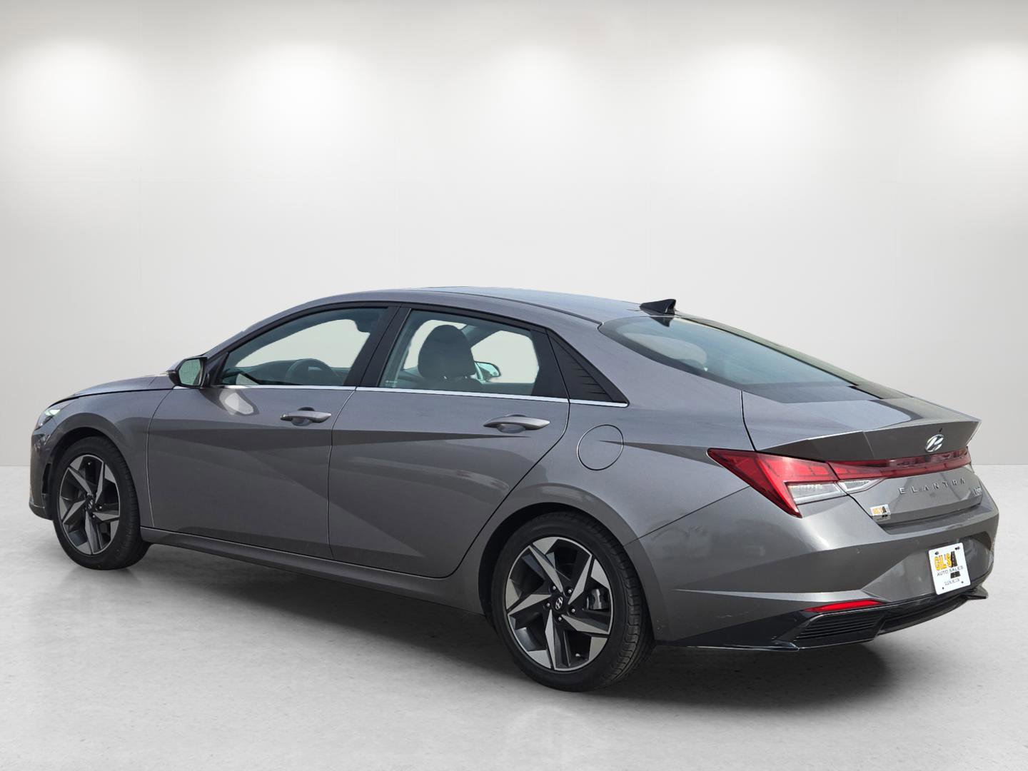 Used 2023 Hyundai Elantra Limited image 8