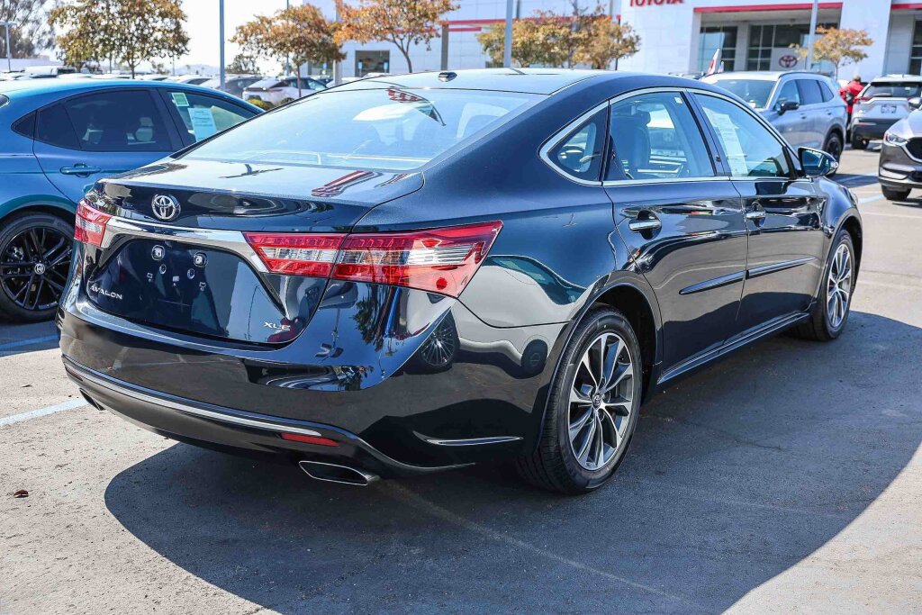 Used 2016 Toyota Avalon XLE Premium FWD image 23