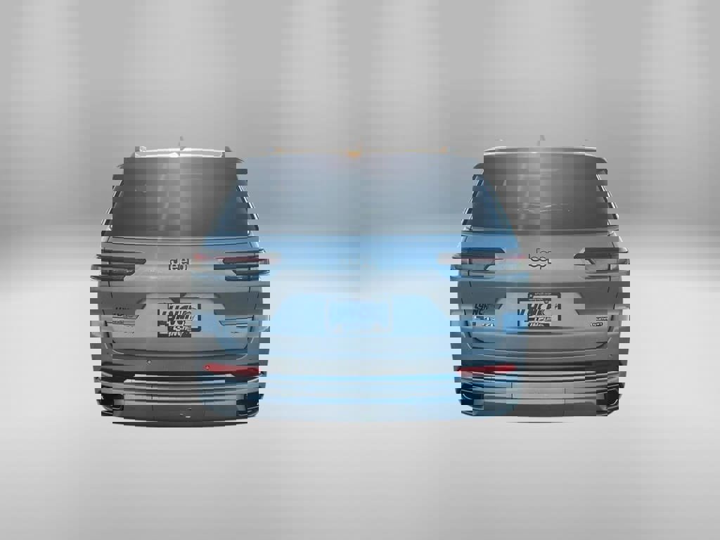 Used 2022 Jeep Grand Cherokee L Summit image 3