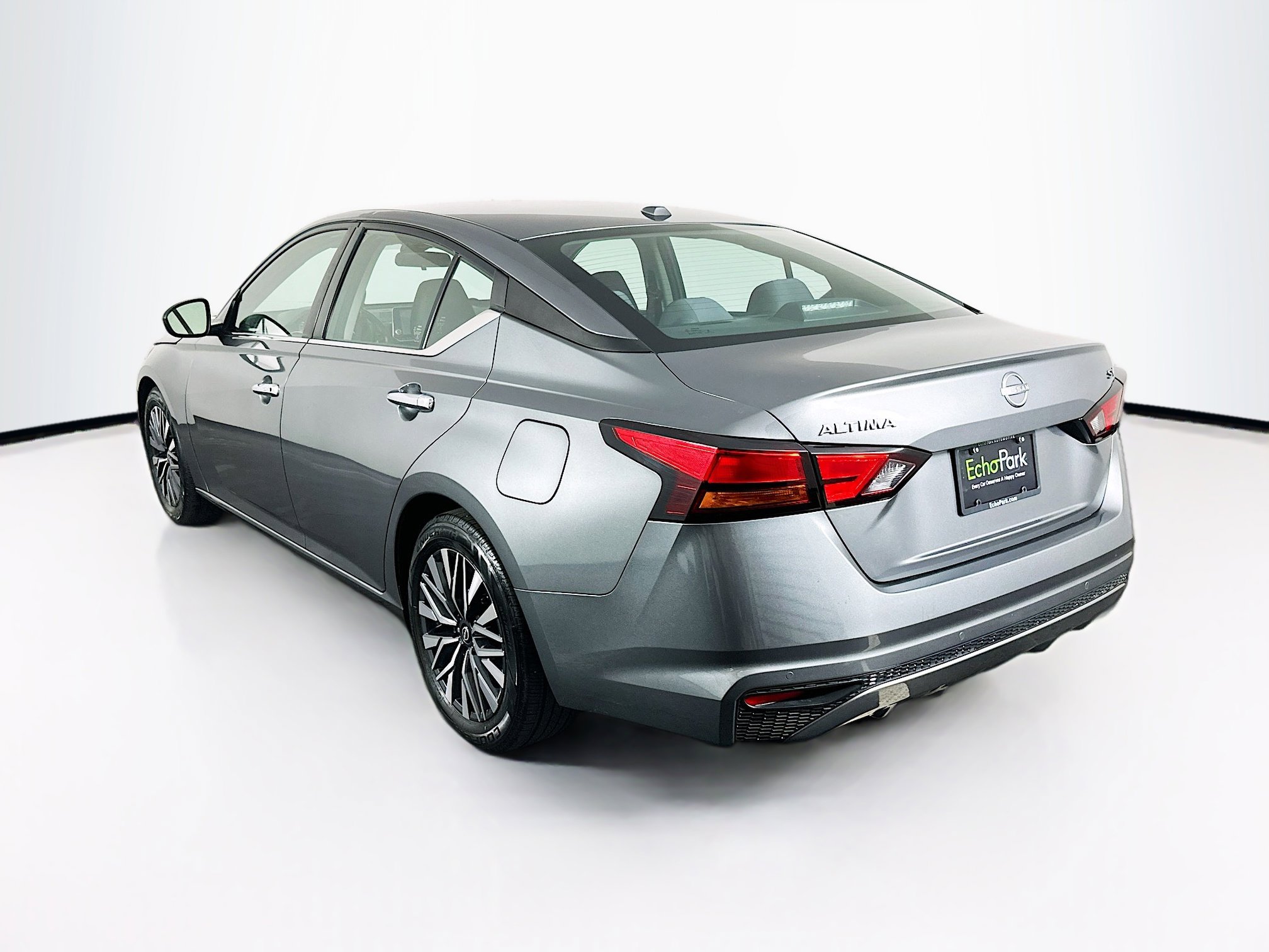 Used 2023 Nissan Altima 2.5 SV FWD image 5