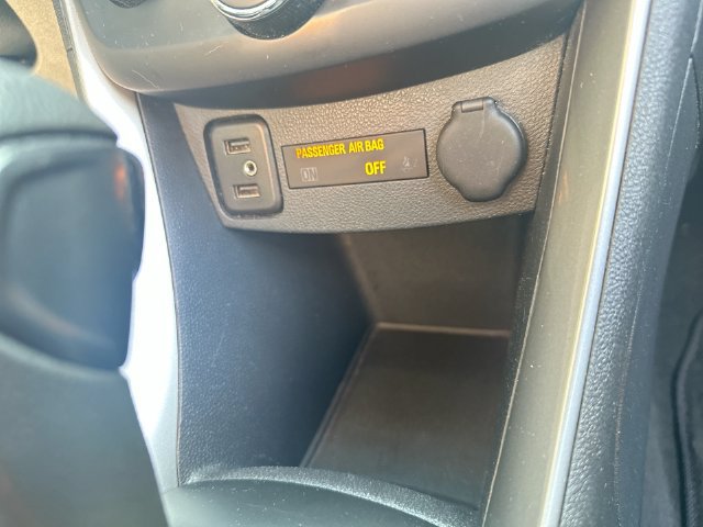 Used 2020 Chevrolet Trax LT w/ LT Convenience Package FWD image 47