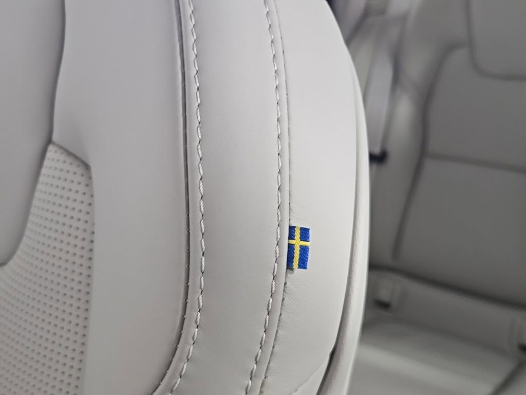 Certified 2023 Volvo S90 B6 Ultimate image 28