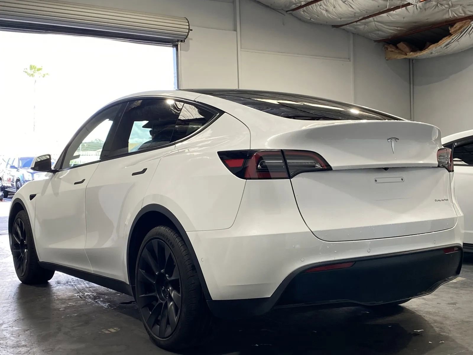 Used 2022 Tesla Model Y Long Range image 2