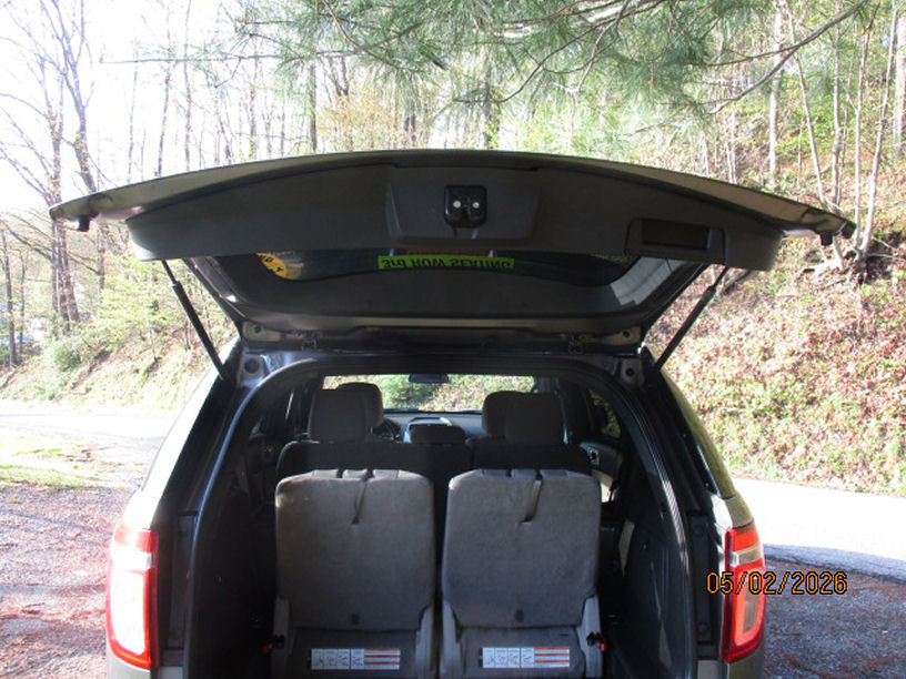 Used 2012 Ford Explorer XLT w/ Class III Trailer Tow Pkg AWD/4WD image 9