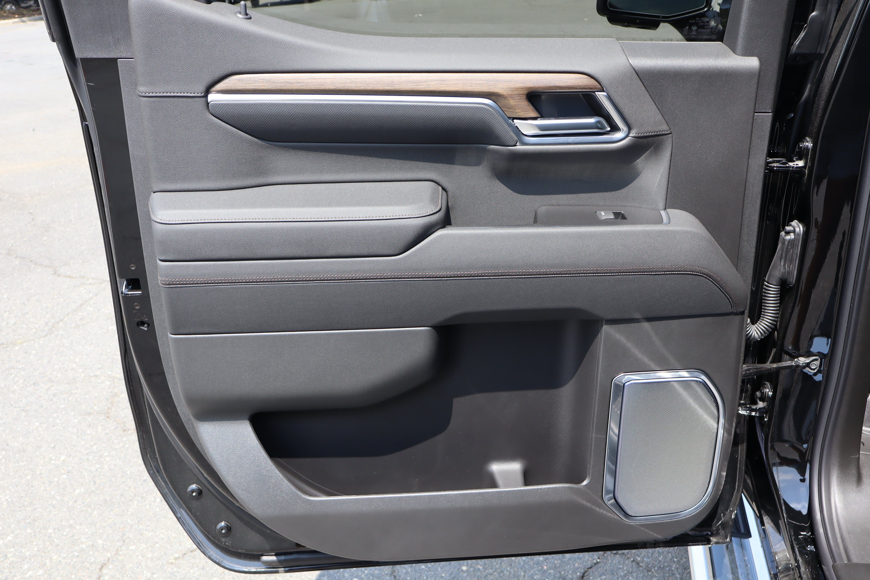 New 2026 Chevrolet Silverado 1500 High Country w/ High Country Premium Package AWD/4WD image 21