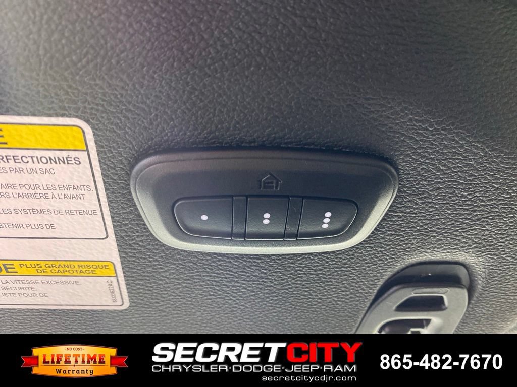 Used 2023 Jeep Wrangler Unlimited w/ Sun & Screen Package AWD/4WD image 19