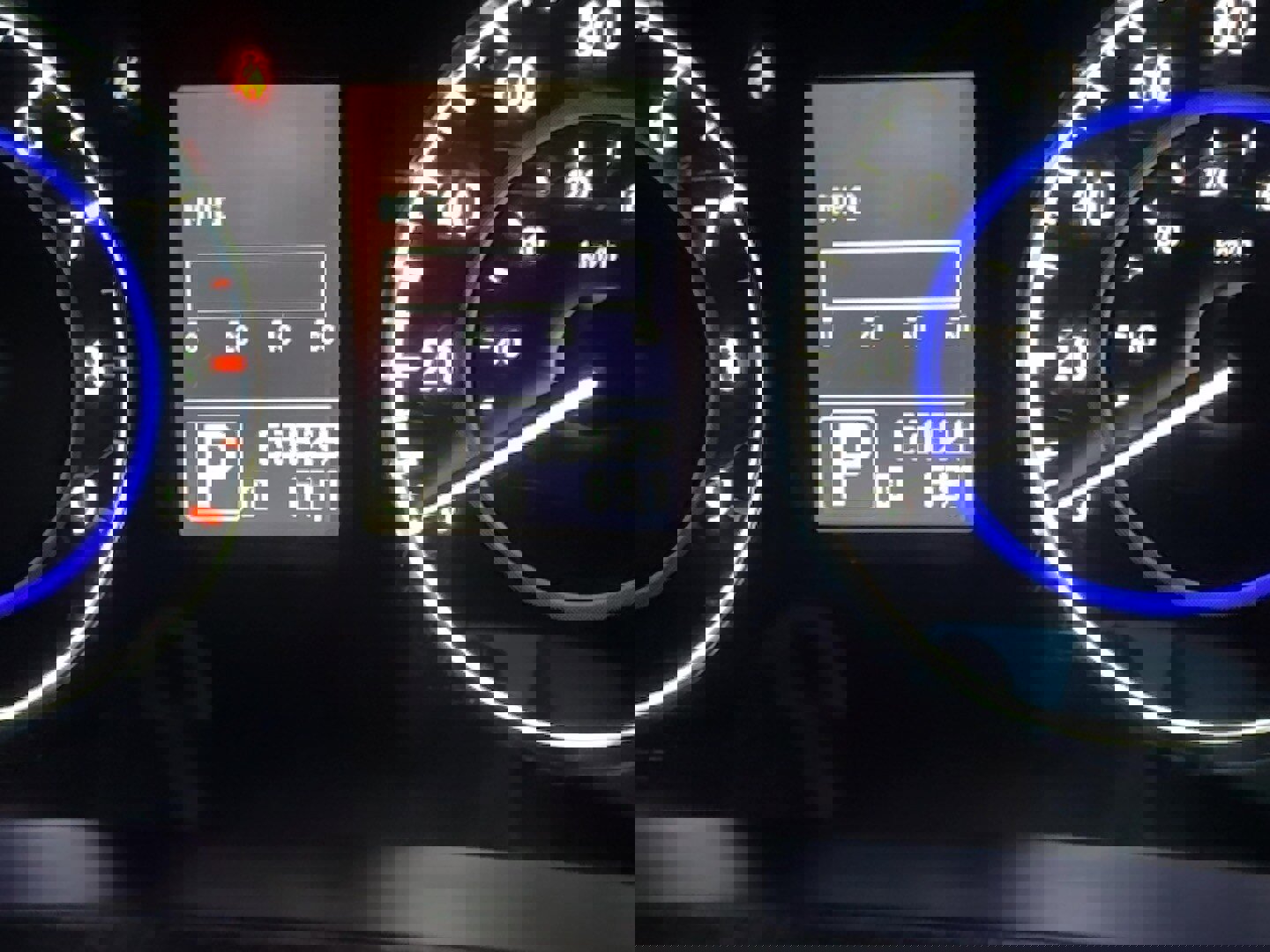 Used 2010 INFINITI G37 x Sedan w/ Premium Pkg image 8