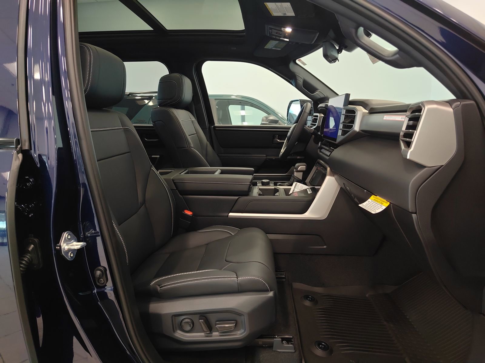 New 2026 Toyota Tundra Limited AWD/4WD image 16