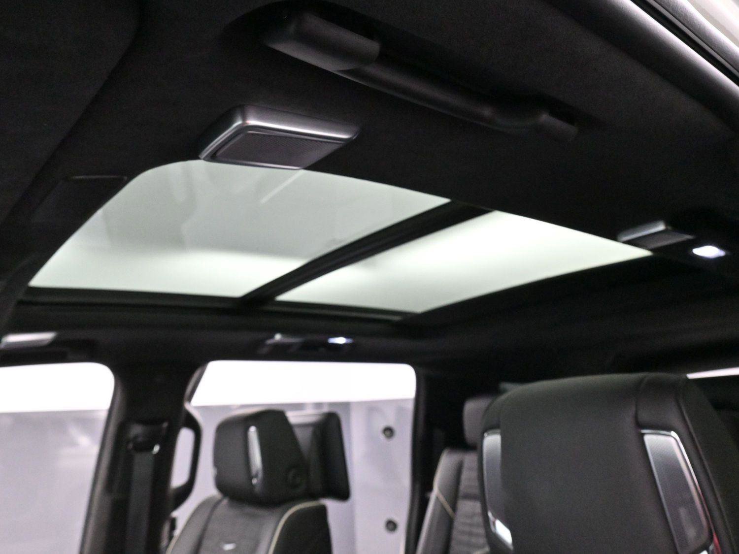 Certified 2024 Cadillac Escalade ESV Premium Luxury Platinum w/ Heavy-Duty Trailer Package image 31