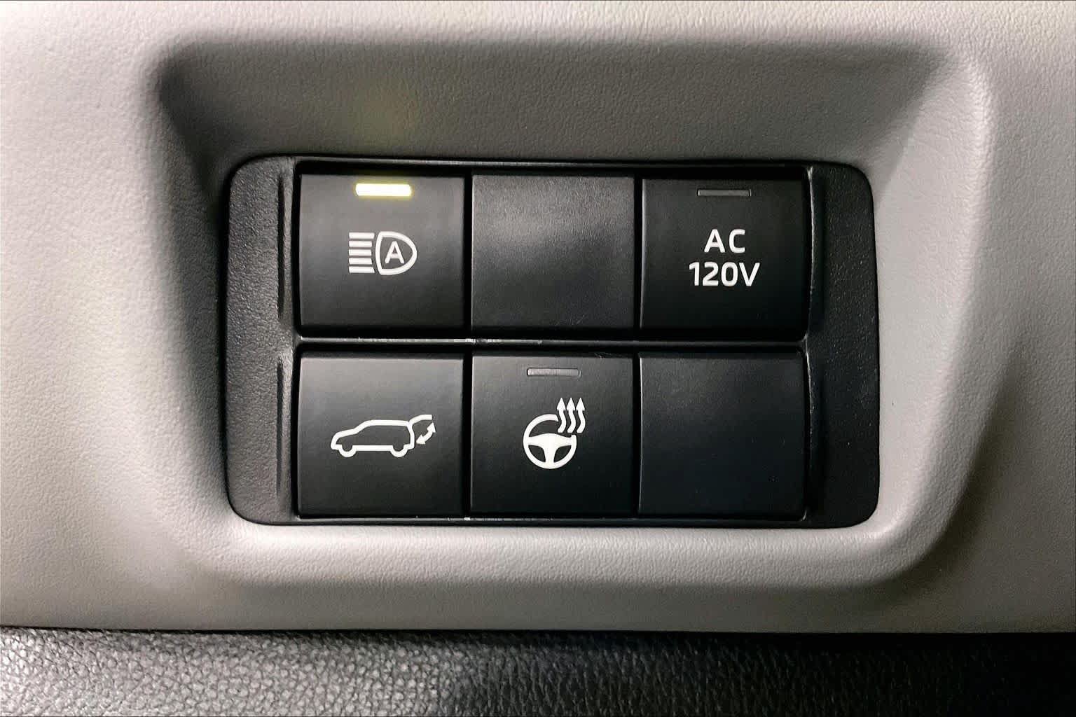 Used 2023 Toyota Highlander Limited AWD/4WD image 36