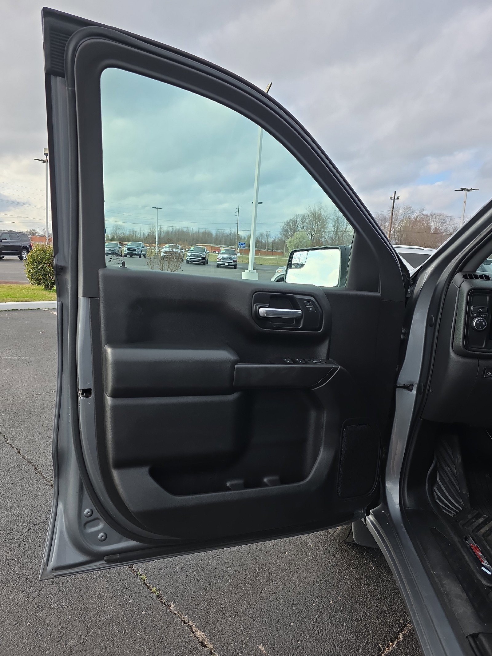 Used 2020 Chevrolet Silverado 1500 Custom image 16