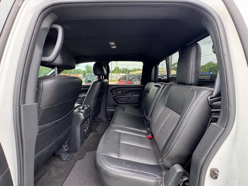 Used 2019 Nissan Titan SV w/ SV Convenience Package AWD/4WD image 12