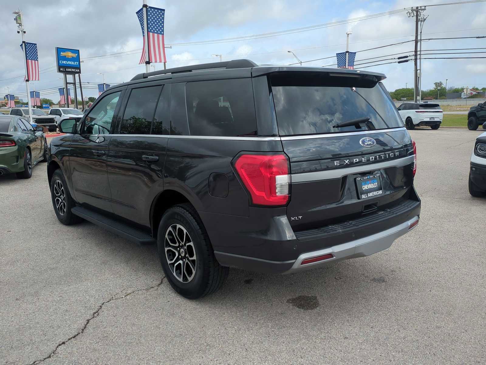 Used 2024 Ford Expedition XLT image 6