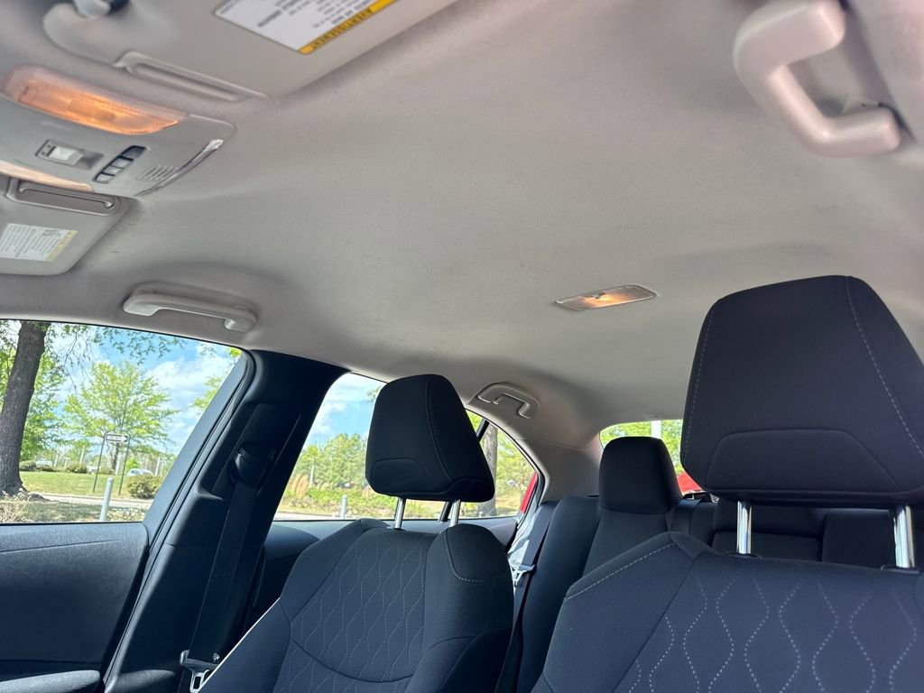 Used 2021 Toyota Corolla LE image 29