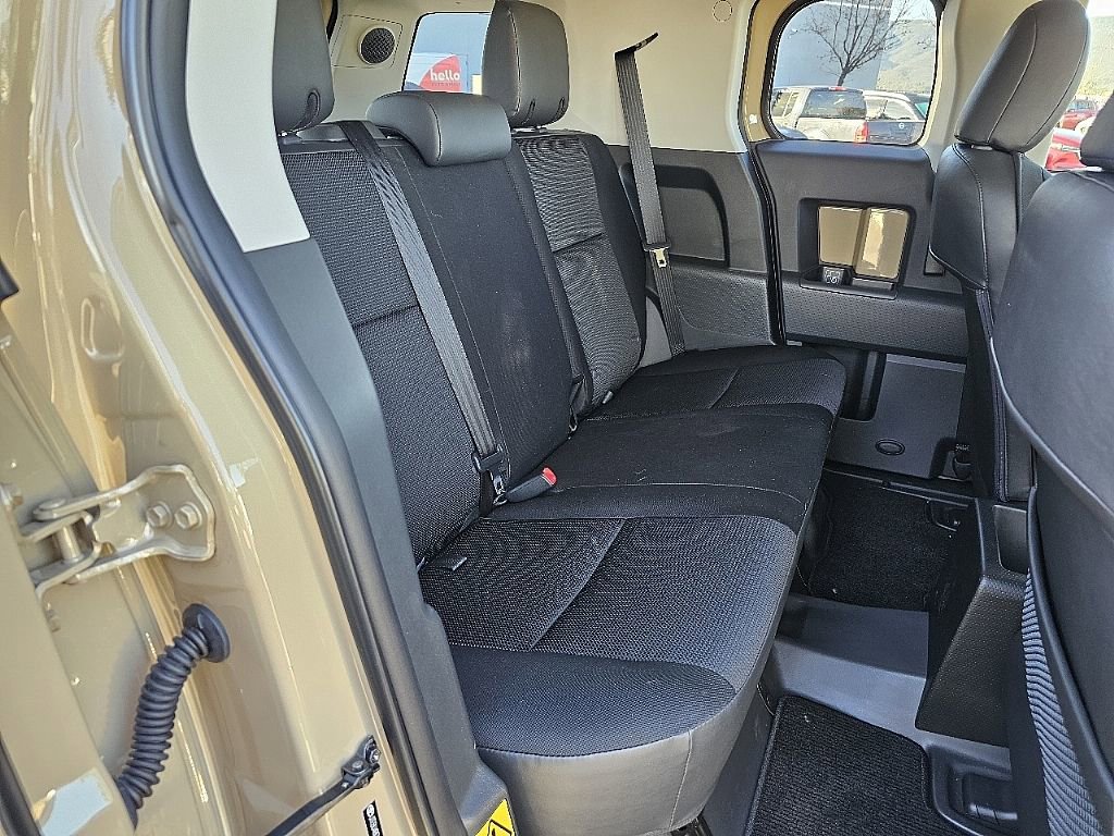 Used 2014 Toyota FJ Cruiser 4WD w/ Upgrade Package image 22