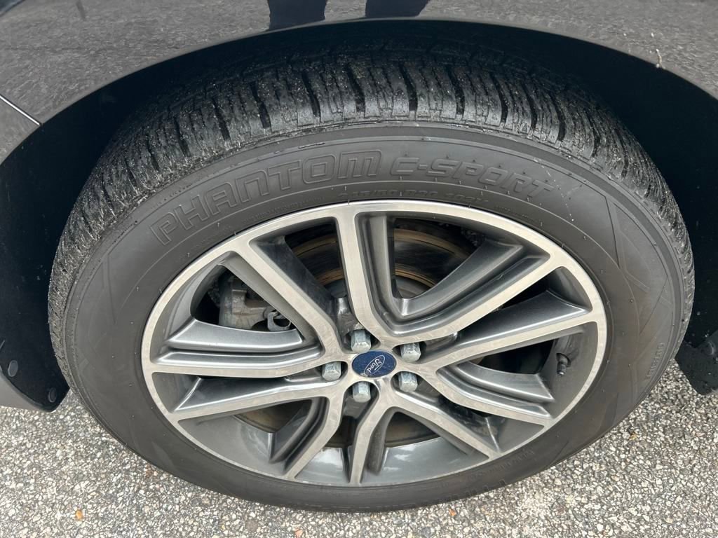 Used 2019 Ford Edge Titanium w/ Cold Weather Package image 16