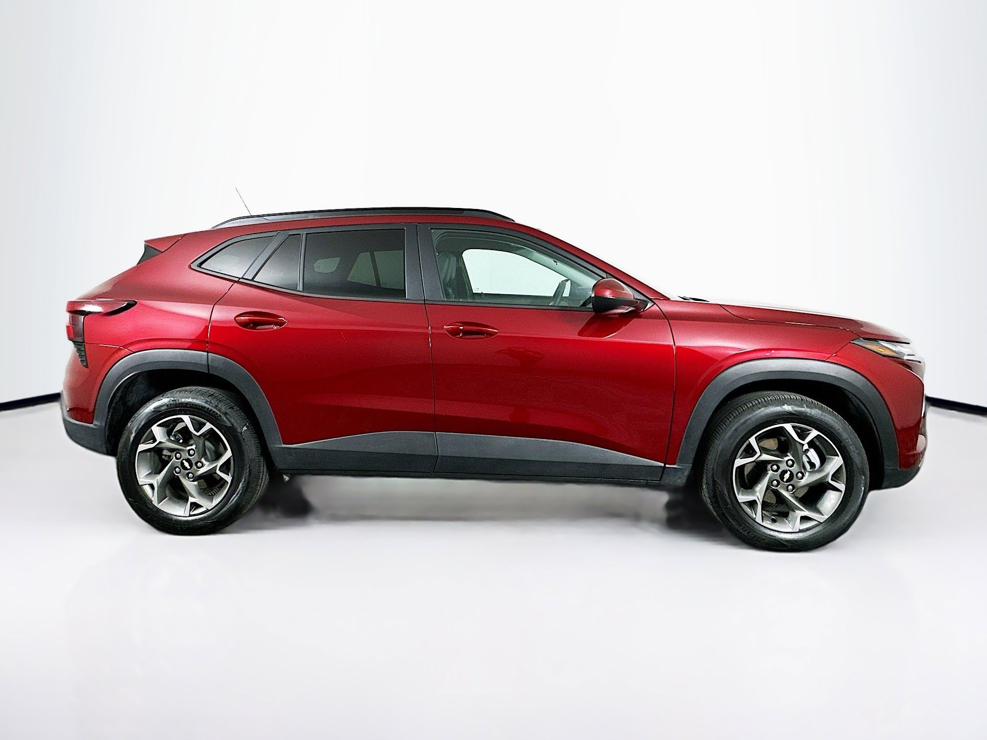 Used 2025 Chevrolet Trax LT w/ LT Convenience Package image 10