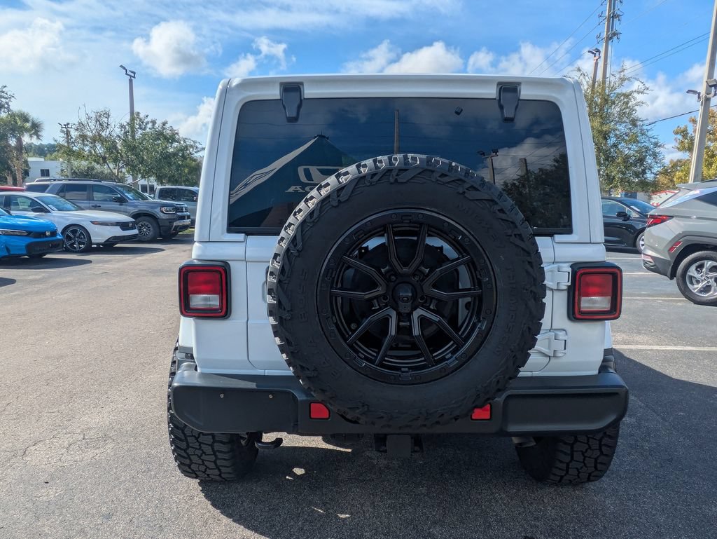 Used 2022 Jeep Wrangler Unlimited Sahara AWD/4WD image 5