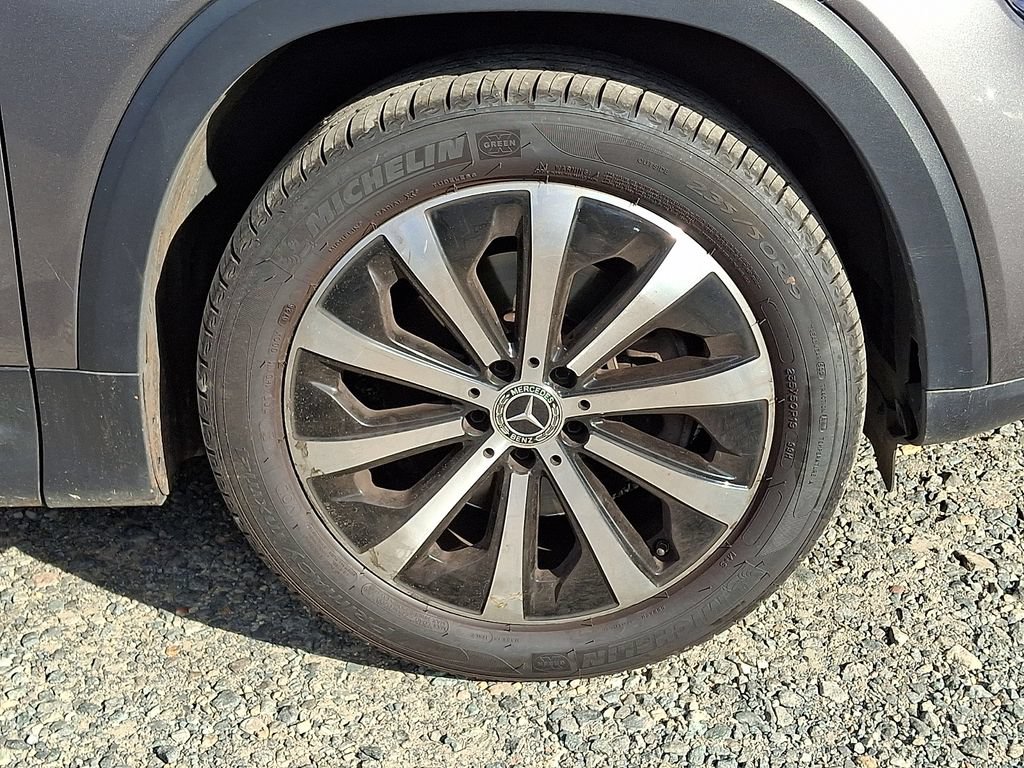 Used 2021 Mercedes-Benz GLB 250 4MATIC image 32