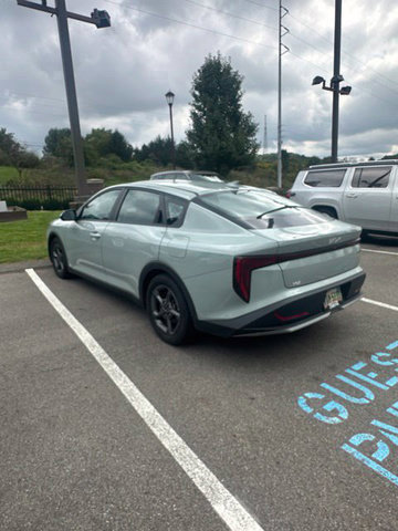 Used 2025 Kia K4 FWD image 3
