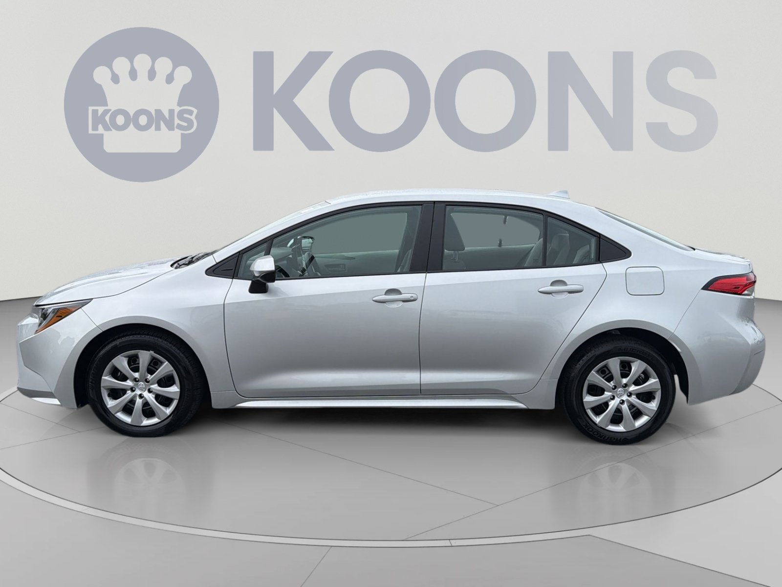 Used 2026 Toyota Corolla LE FWD image 2
