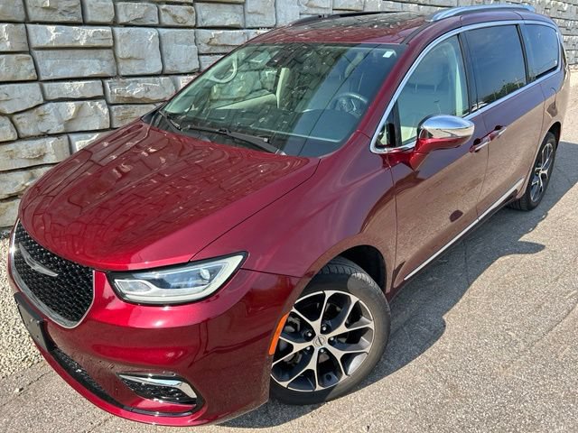 Certified 2021 Chrysler Pacifica Limited w/ Premium & Safety Sphere Group AWD/4WD video 1