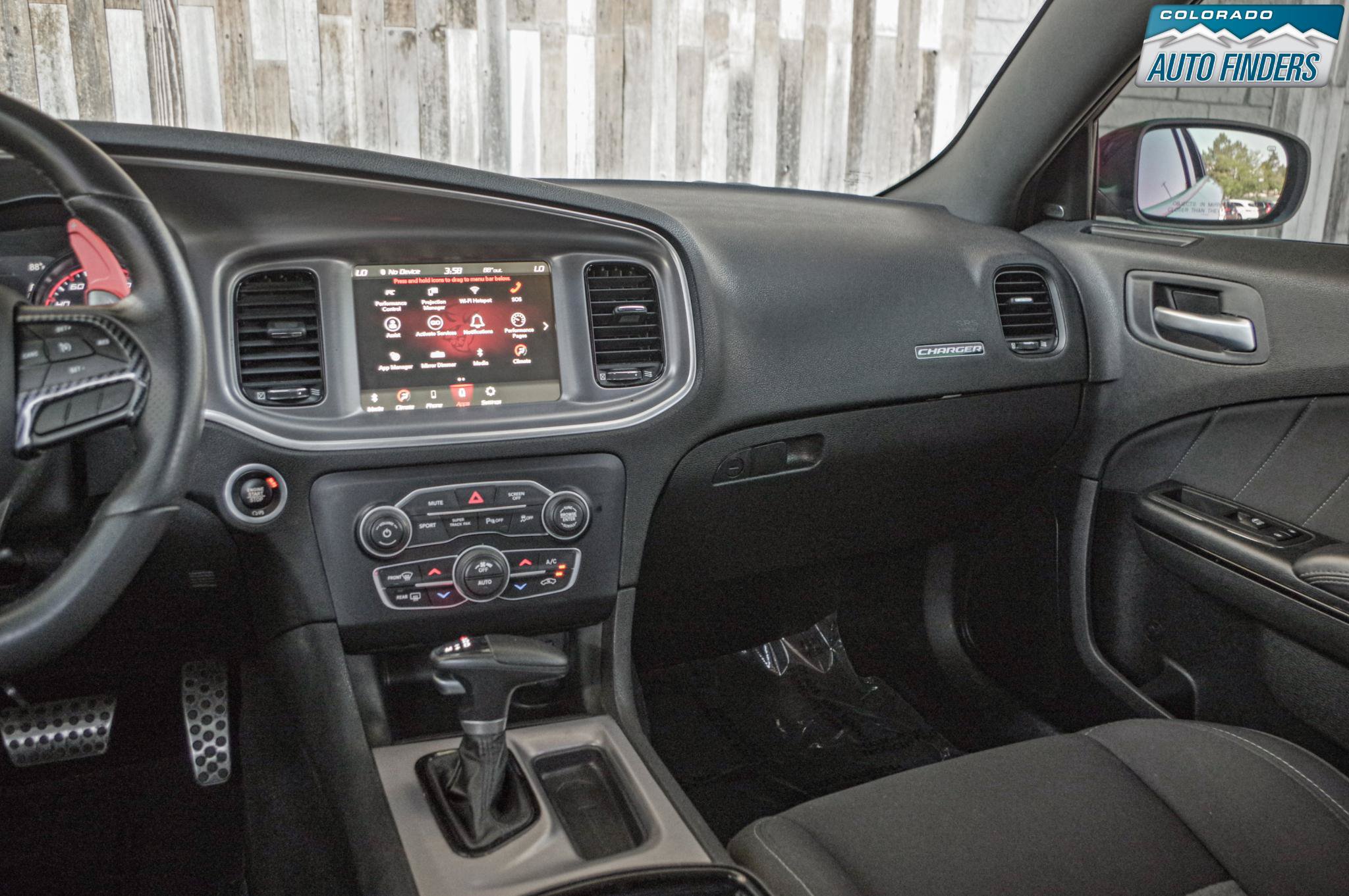 Used 2022 Dodge Charger R/T w/ Performance Handling Group RWD image 17