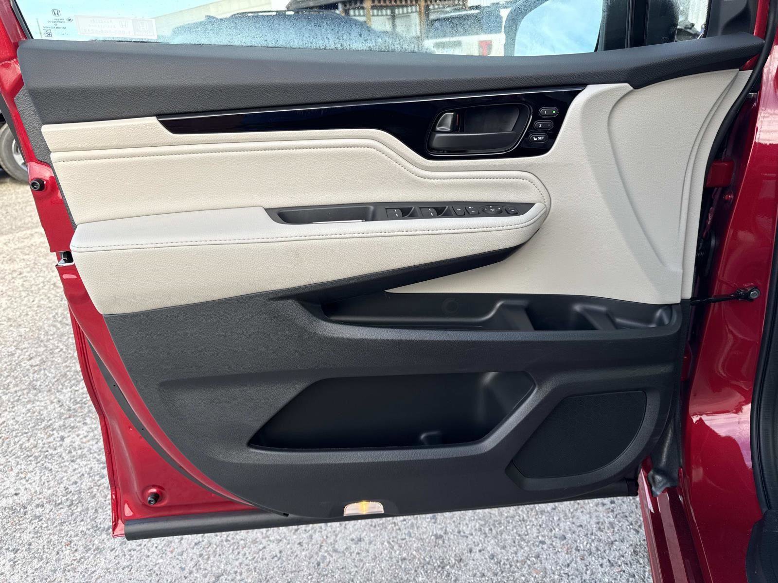 New 2026 Honda Odyssey Touring image 17
