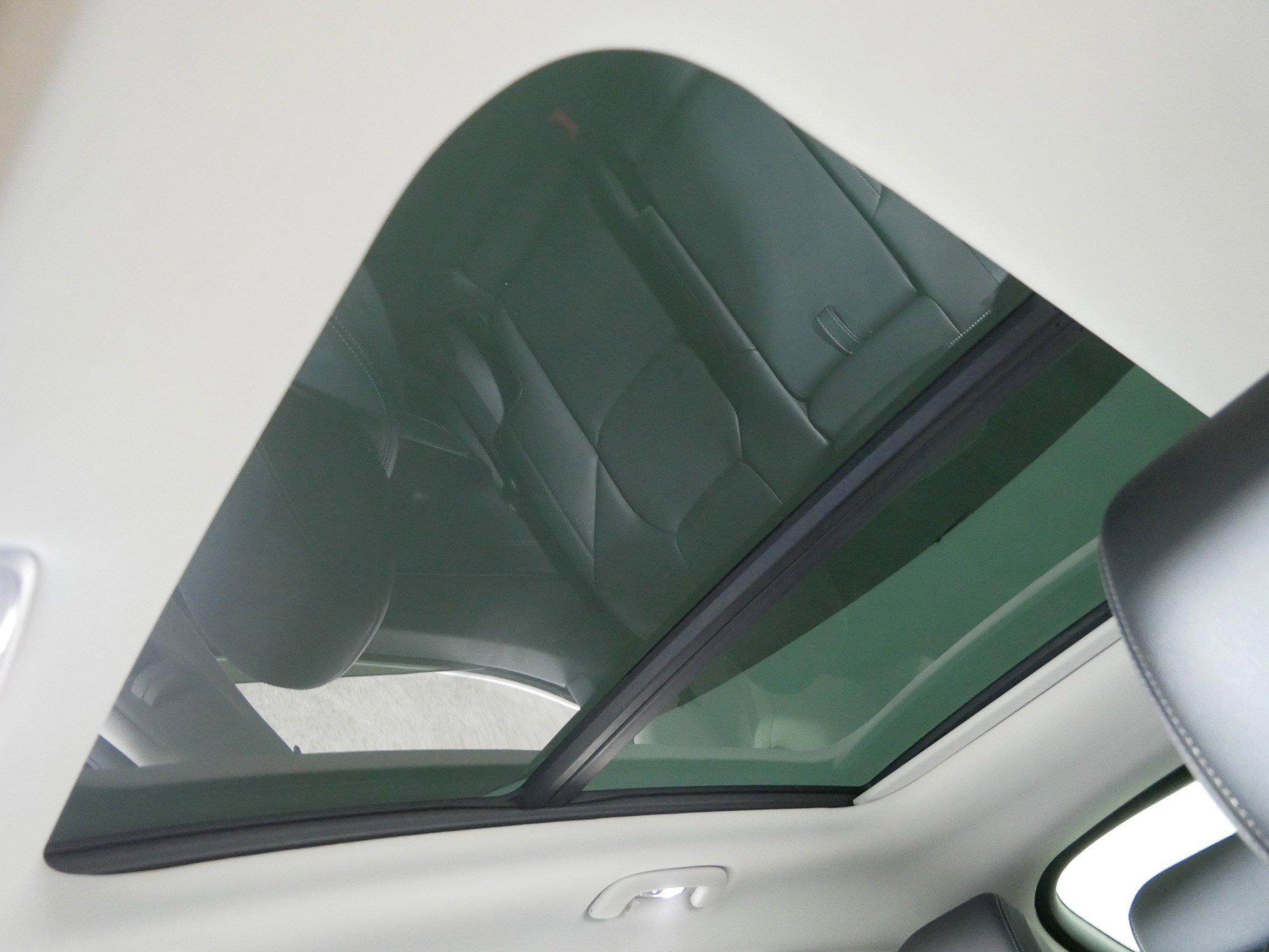 Certified 2022 Genesis GV70 2.5T w/ Select Package image 31