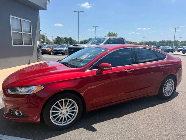 Used 2016 Ford Fusion Titanium FWD image 2