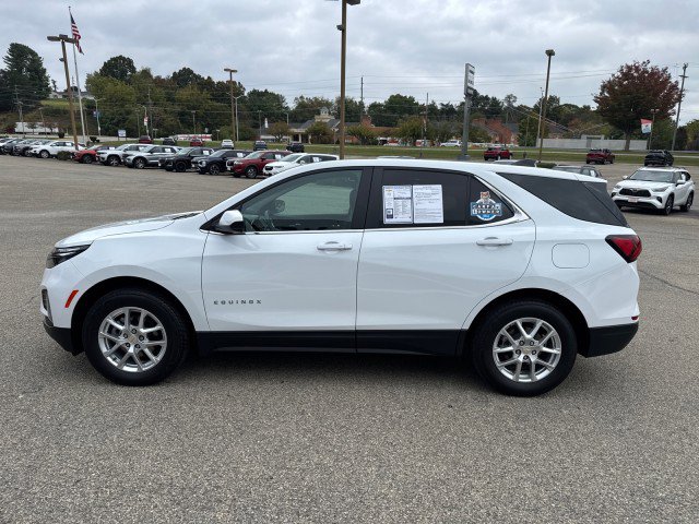 Used 2024 Chevrolet Equinox LT image 2